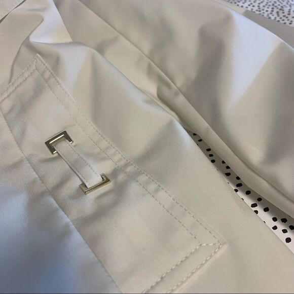 trench coat with belt and hood. Gallery size 1x Off white/ ivory - Picture 11 of 12